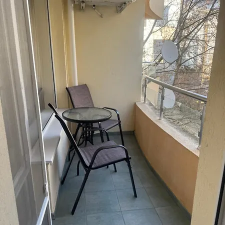 Yassen - Apartma S Vyhledem Na Bazen 阳光海滩