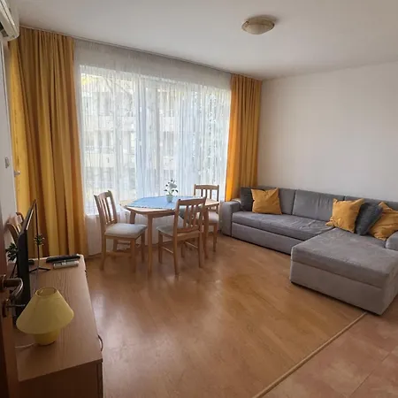 Yassen - Apartma S Vyhledem Na Bazen Appartamento *